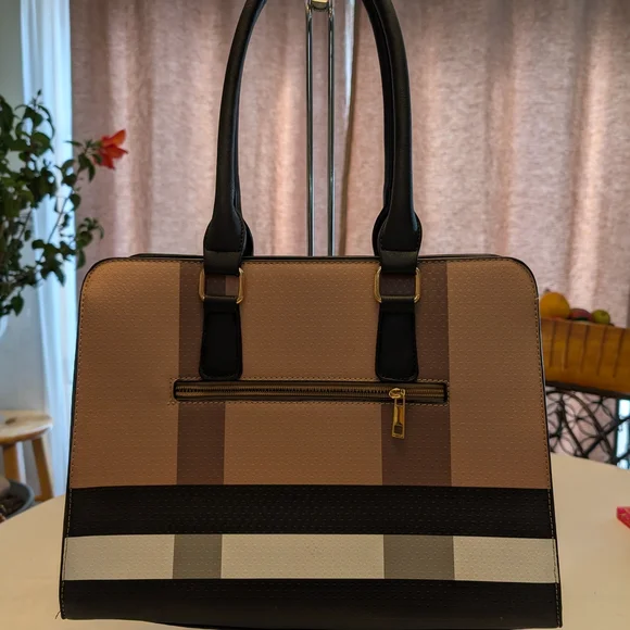 Elegant Black and Tan Women's Satchel - Picture 10 of 10